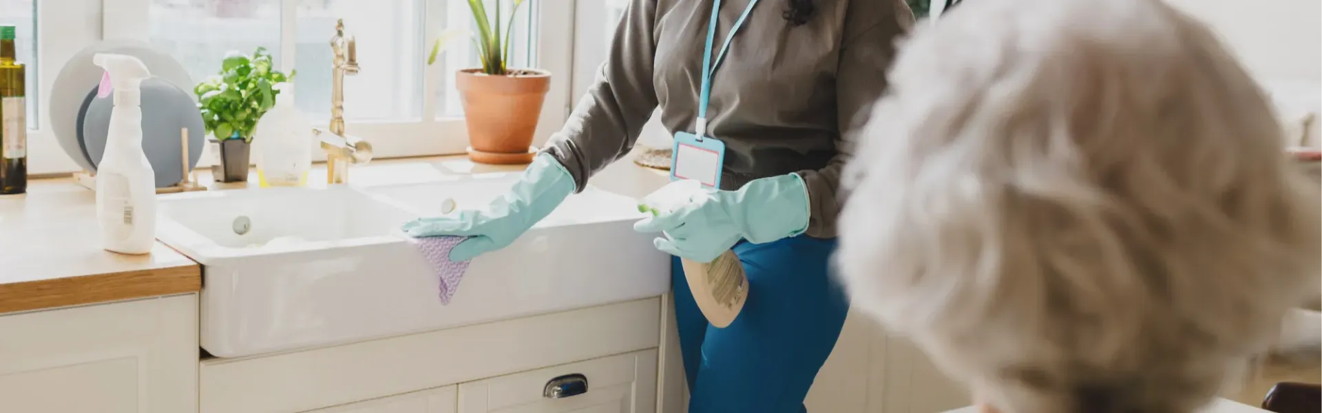 Aide ménagère à domicile à Grasse - Les Dauphins 06